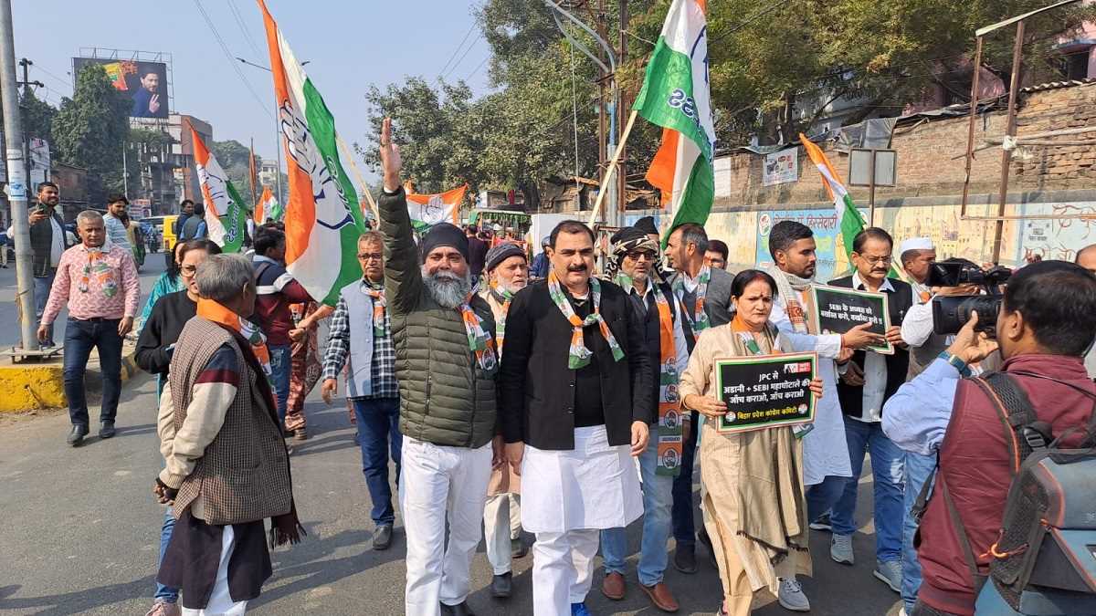 तेलंगाना कांग्रेस नेताओं ने केन्द्र सरकार के खिलाफ चलो राजभवन रैली निकाली